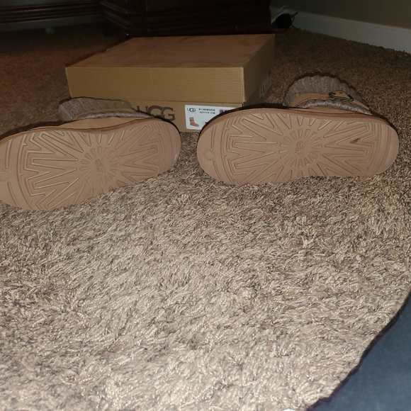 Womens UGGS size 7 Cambridge Boot - Picture 6 of 6